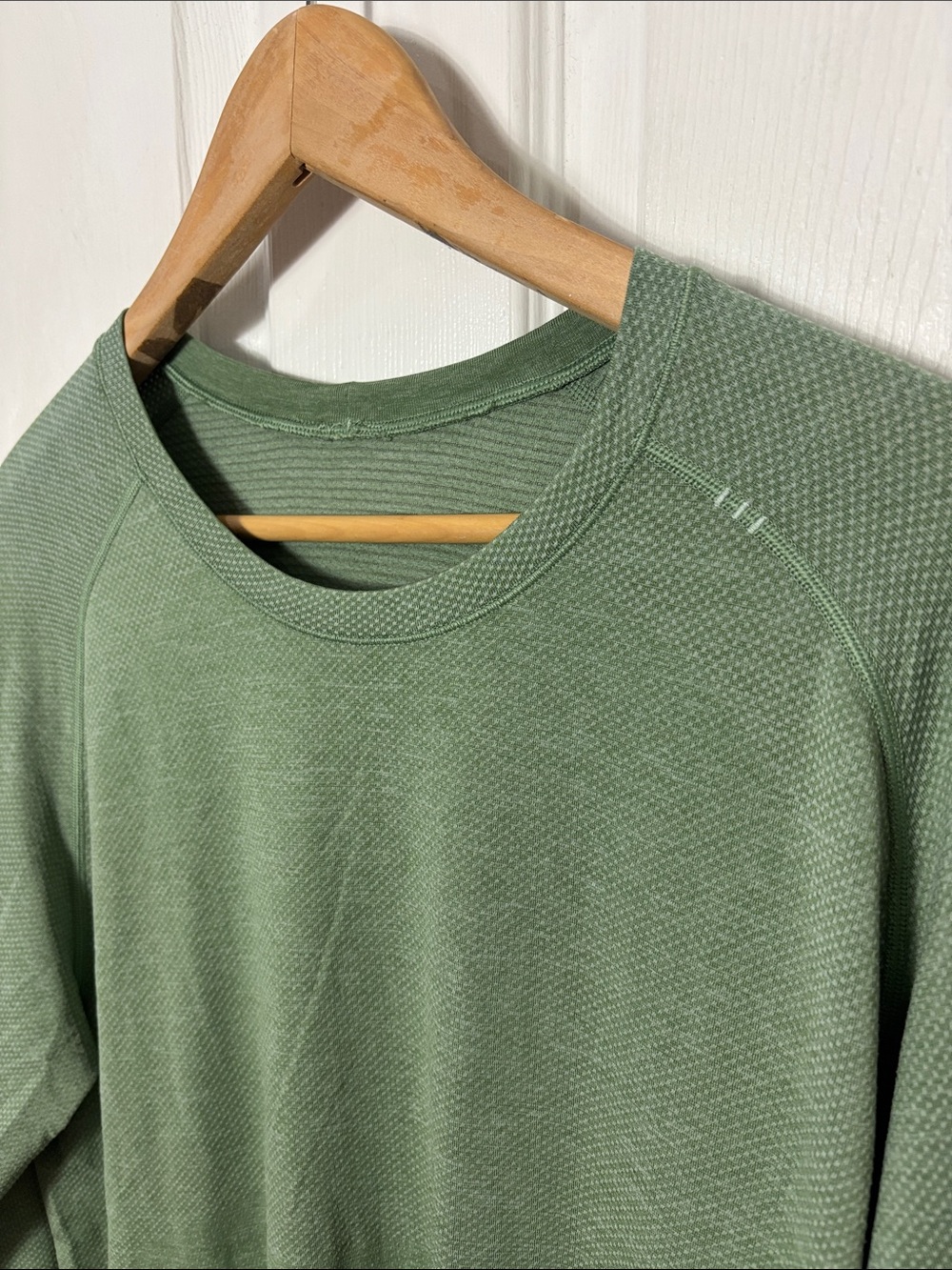 Lululemon Metal Vent Lightweight Long-Sleeve Crew in Green Size Large seamless - Picture 2 of 10